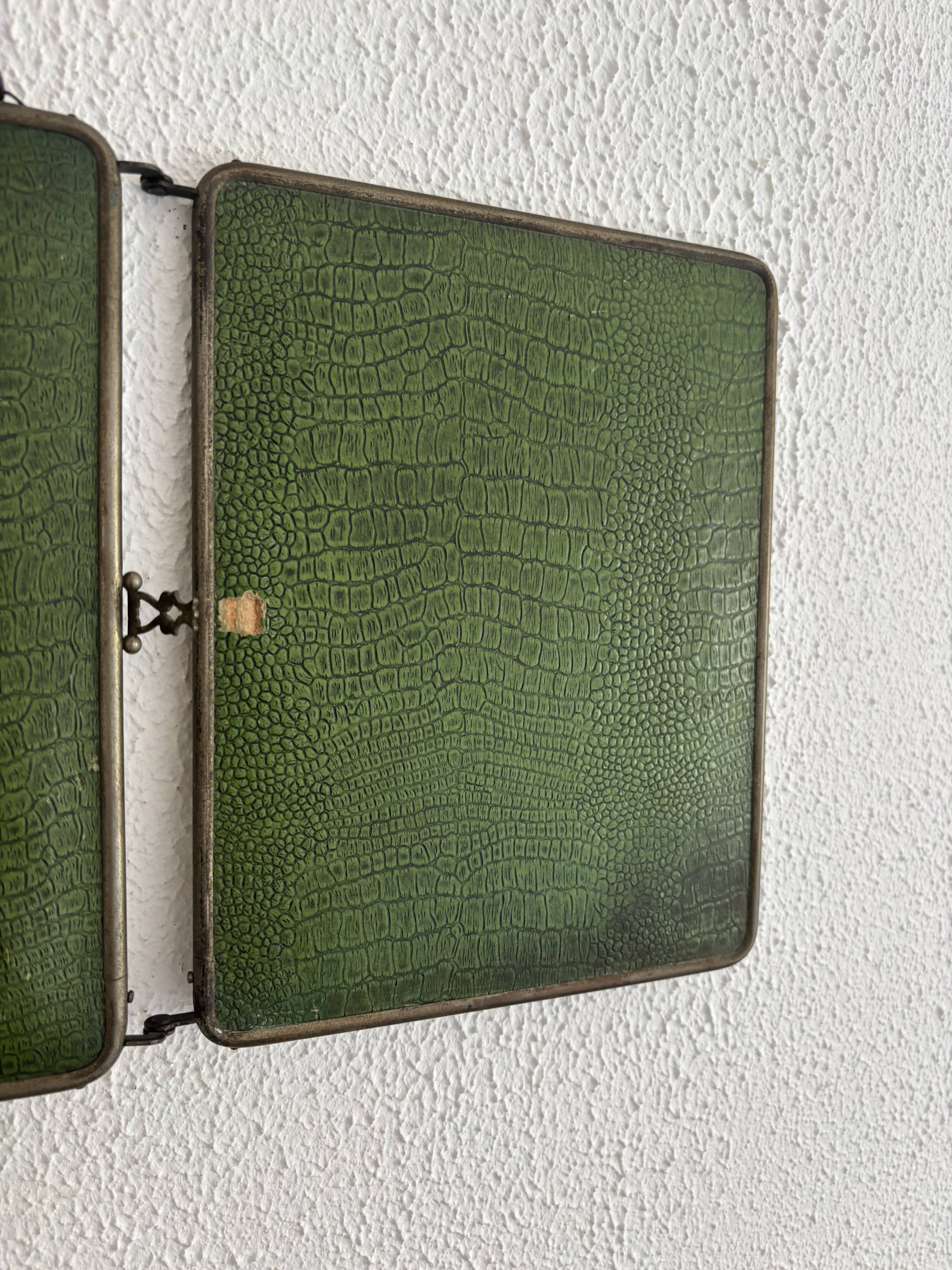 Vintage 1930s triptych mirror barber nickel-plated green crocodile effect.