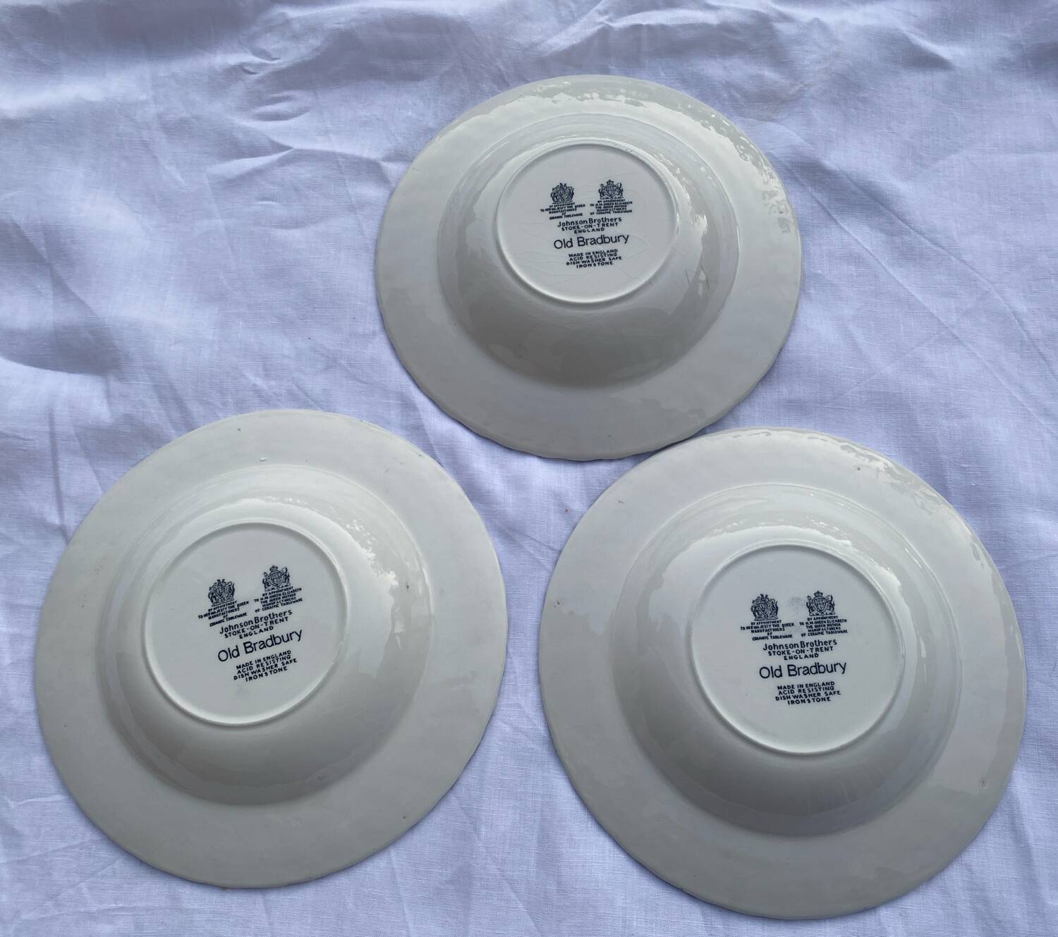 Set of 3 soup plates in English earthenware