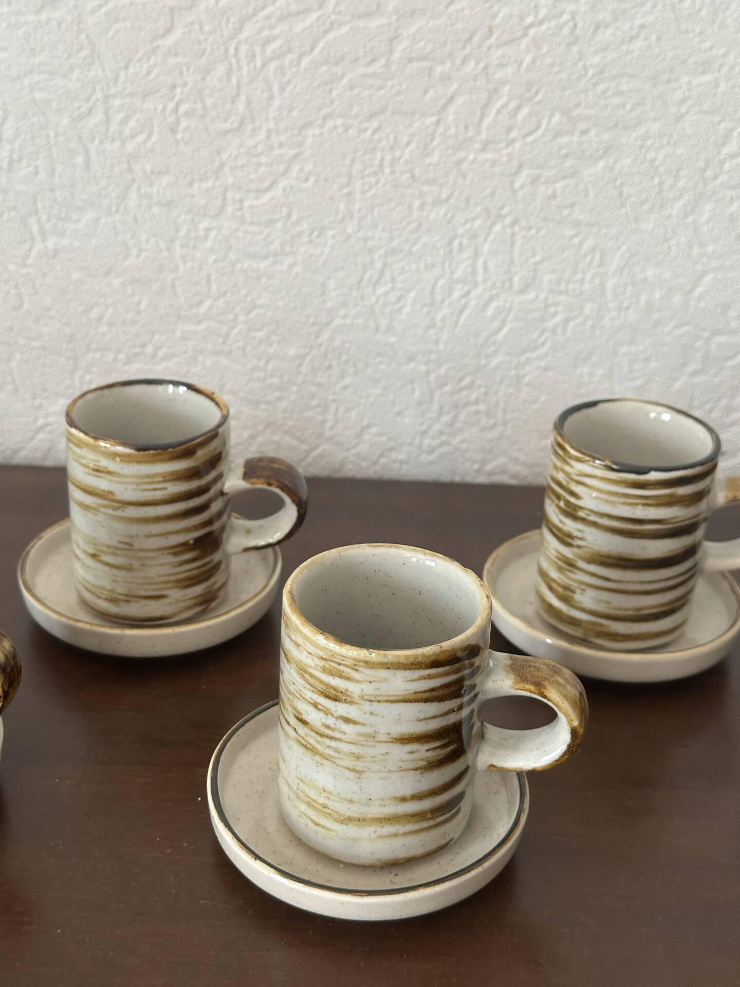 Set of 6 vintage glazed stoneware cups and saucers from the 1950s, new.