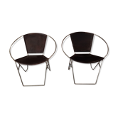 Paire de fauteuils en cuir marron foncé