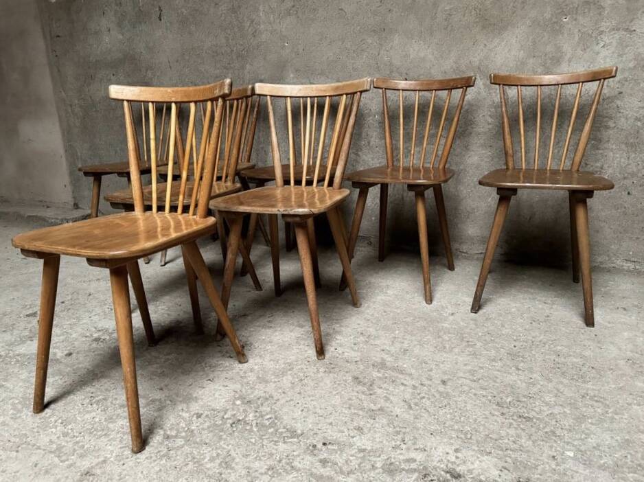 Set of 8 old Scandinavian dlg bistro chairs in wood with curved back and bars