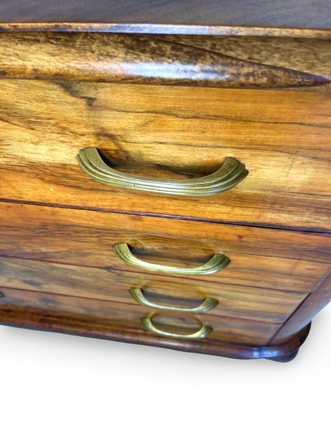 Italian art deco burl walnut chest of drawers, 1930s/1940s