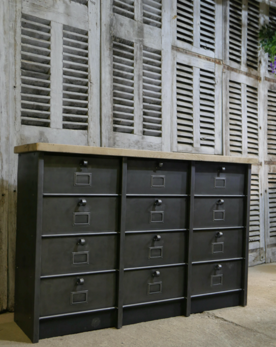 Industrial storage cabinet 12 strafor valve and solid oak top