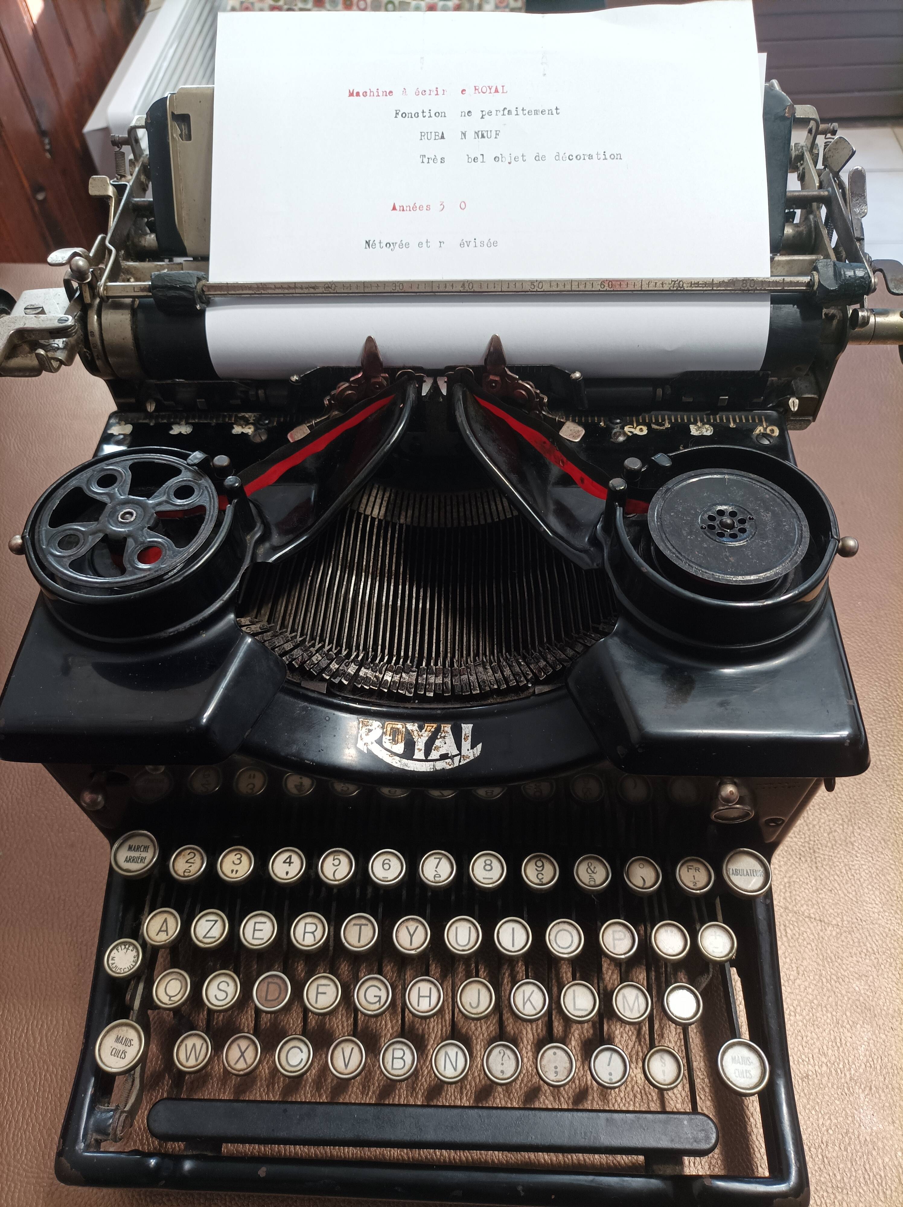 Old Royal NY USA typewriter 1930