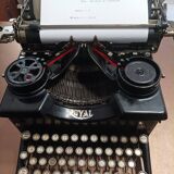 Old Royal NY USA typewriter 1930