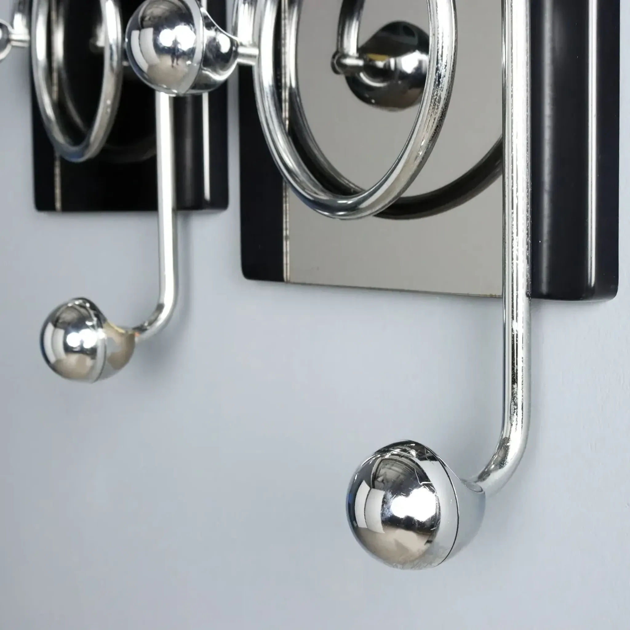 Vintage coat rack in chrome metal and plastic, Italian design from the 1970s.