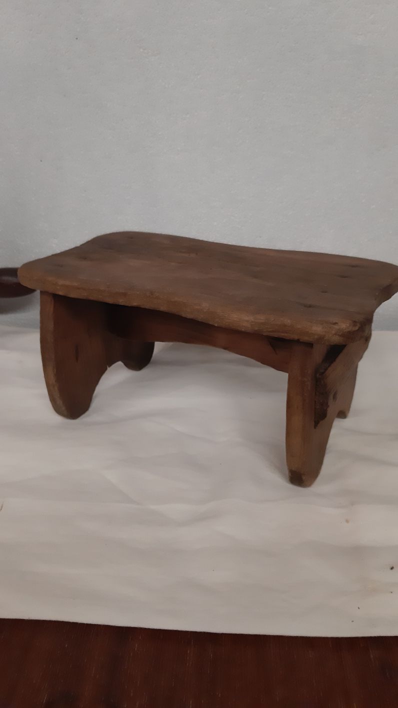 Repose pied en bois