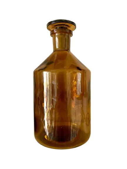 Set of 21 decorative items