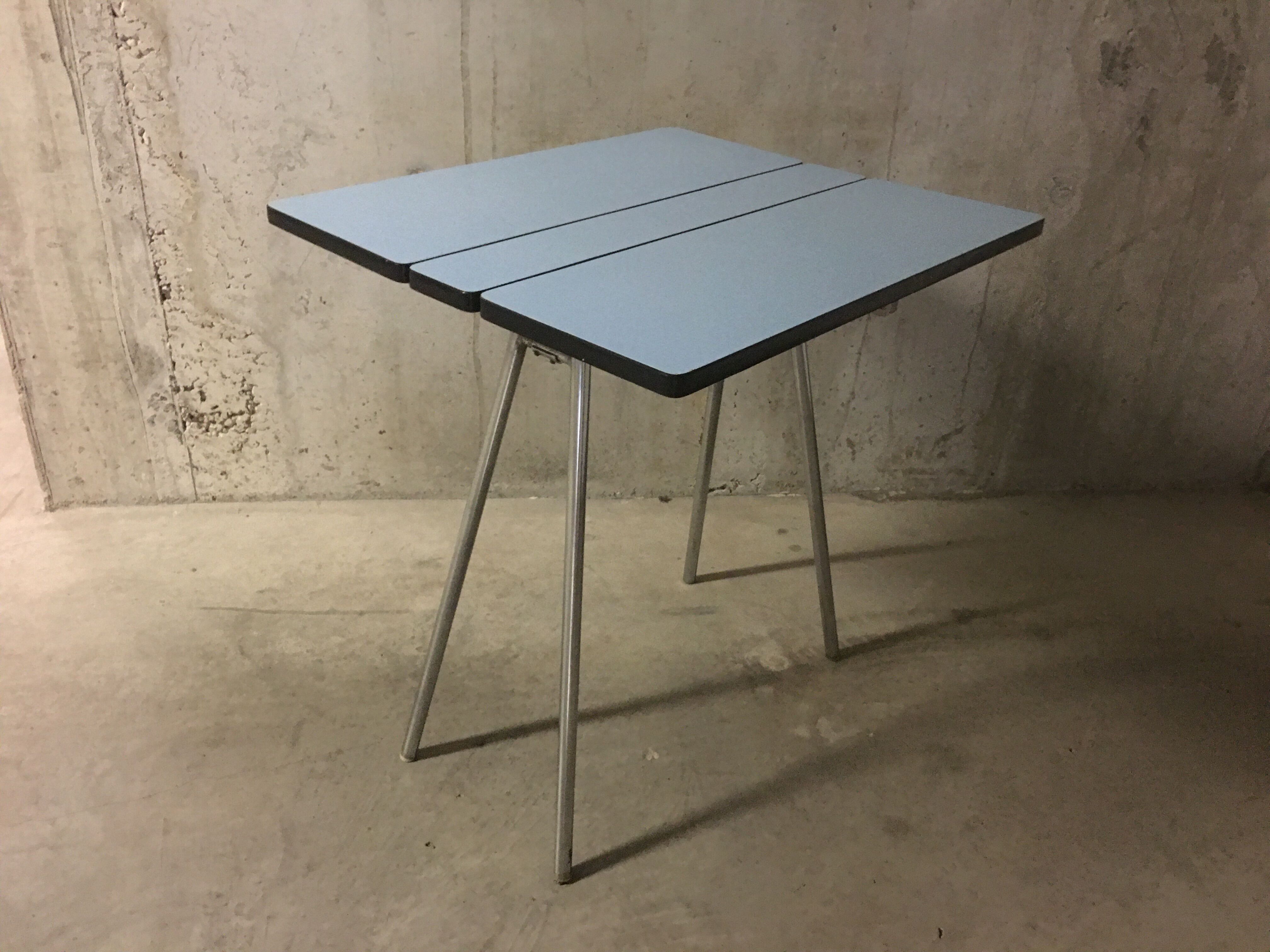Folding table in 60s formica