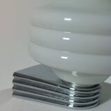 Applique Art Déco en chrome et verre opalin