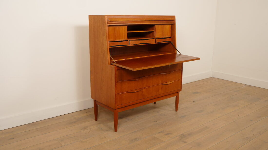 Vintage writing desk | Erling Torvits | Teak | 104 cm