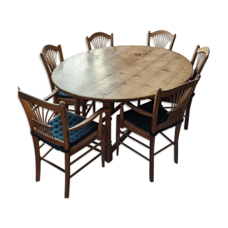 Table anglaise ovale 2 fauteuils et 4 chaises