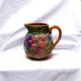 Slurry pitcher with fruit decoration