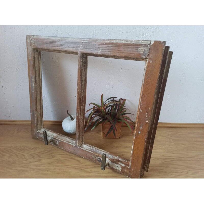 Vintage hanger / window