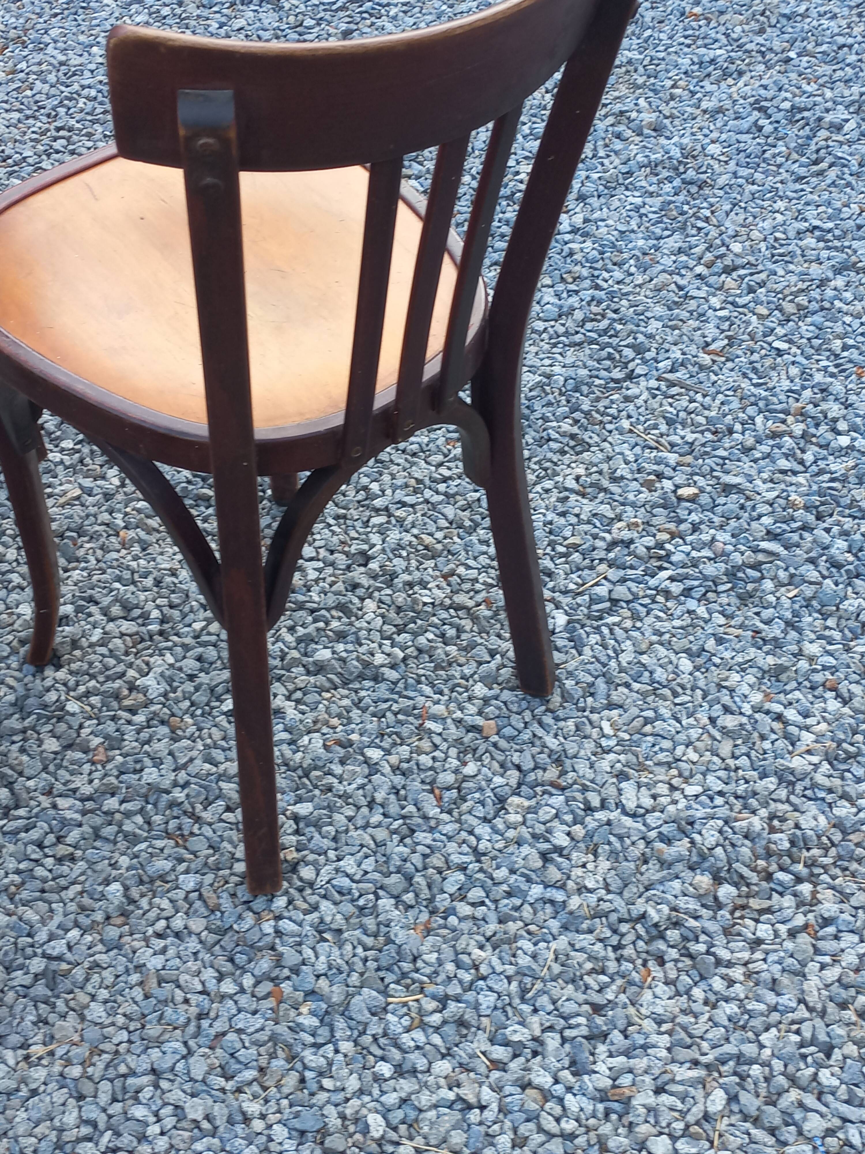 Set de 5 chaises de bistrot anciennes