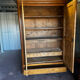 Armoire en orme massif d’époque Restauration, XIXe siècle