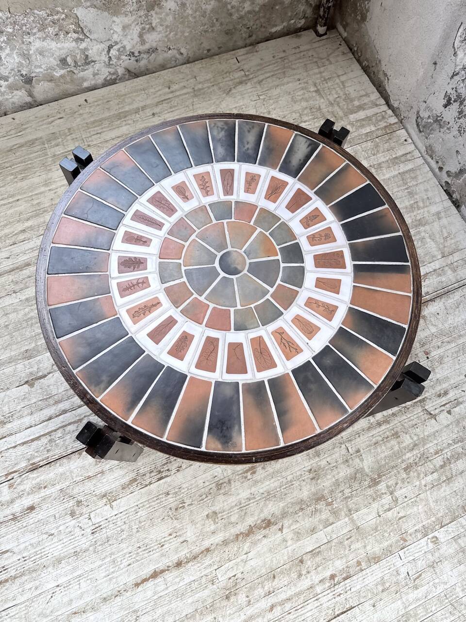 Round coffee table Roger Capron herbarium terracotta