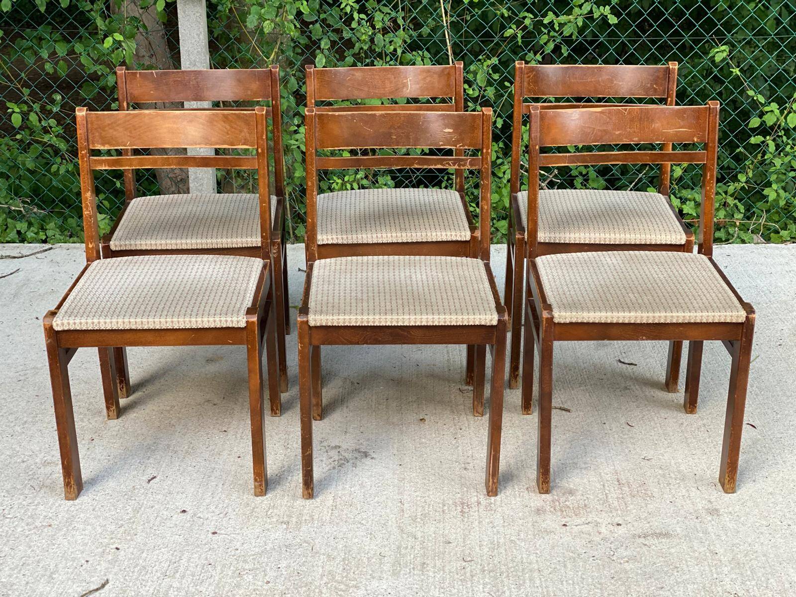 6 Scandinavian Baumann chairs in solid wood and beige fabric.