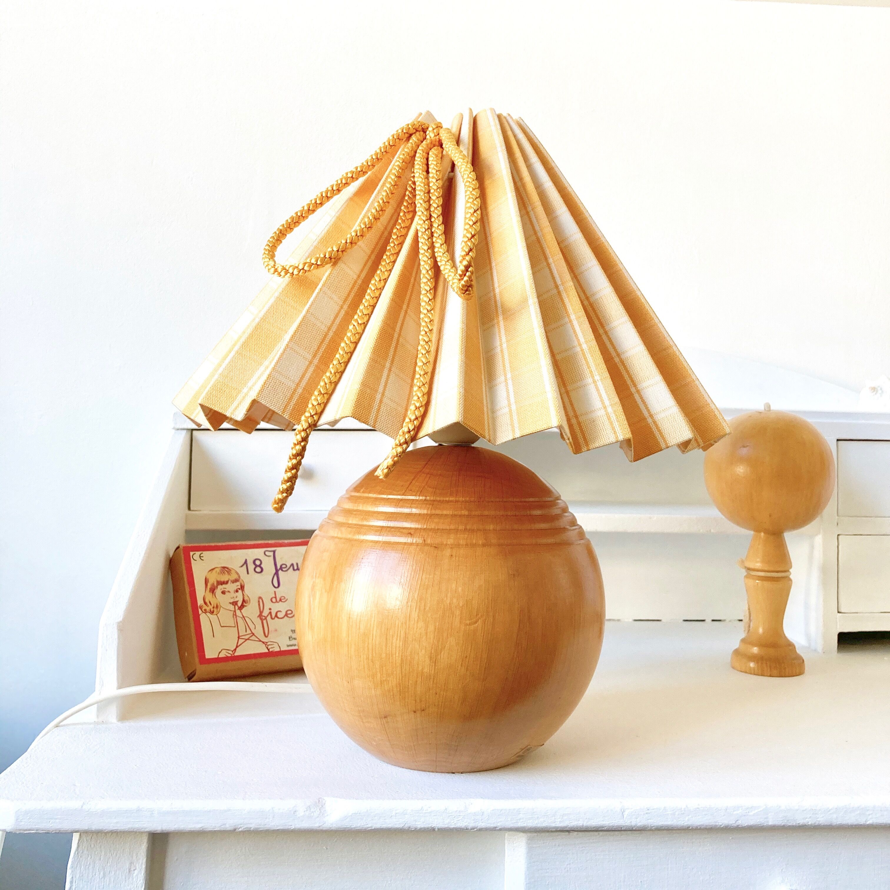 Folded wood ball lamp