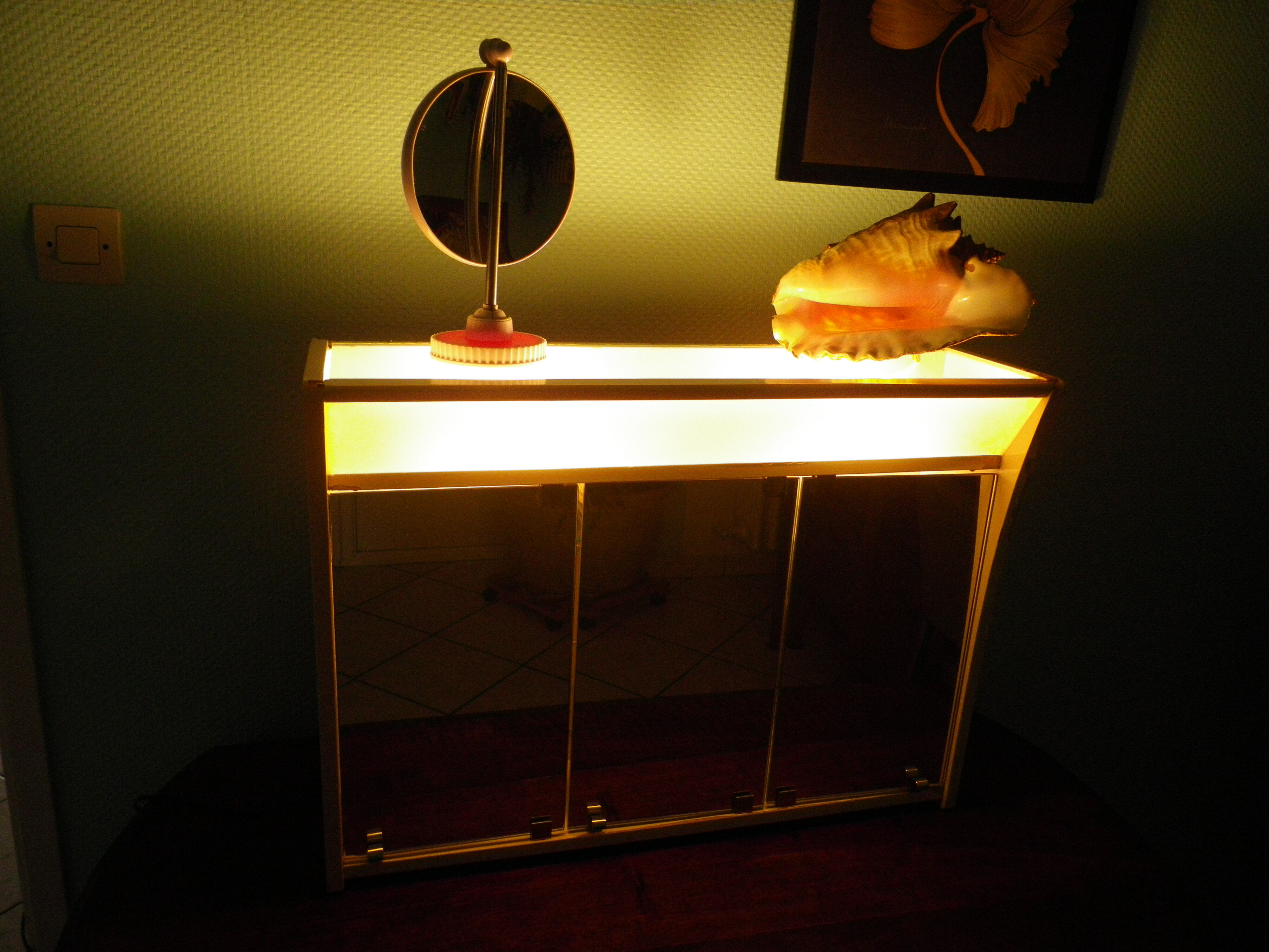 Pharmacy cabinet, 3 mirror doors, double lighting, power outlet and Bakelite switch