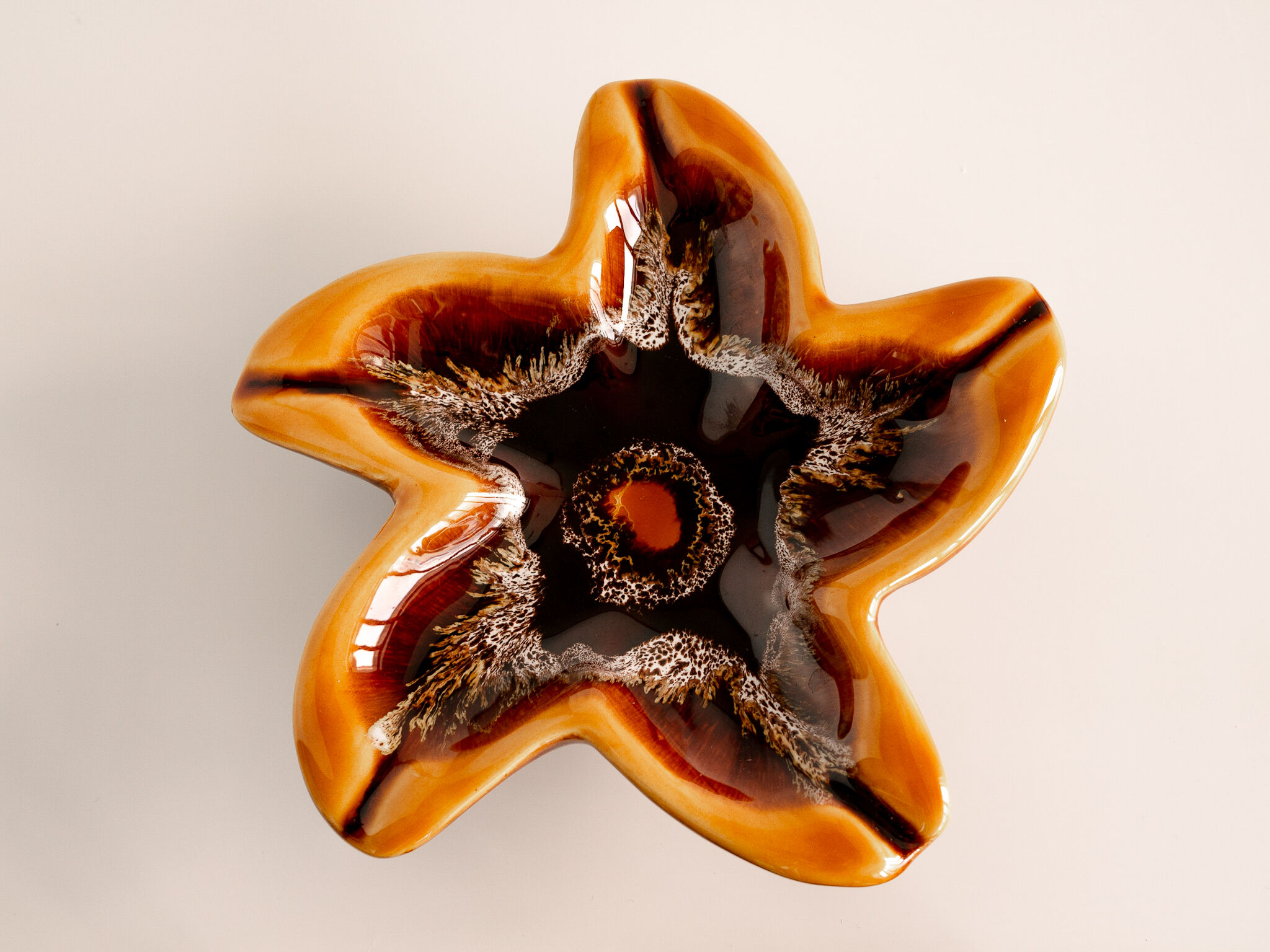 Ceramic ashtray