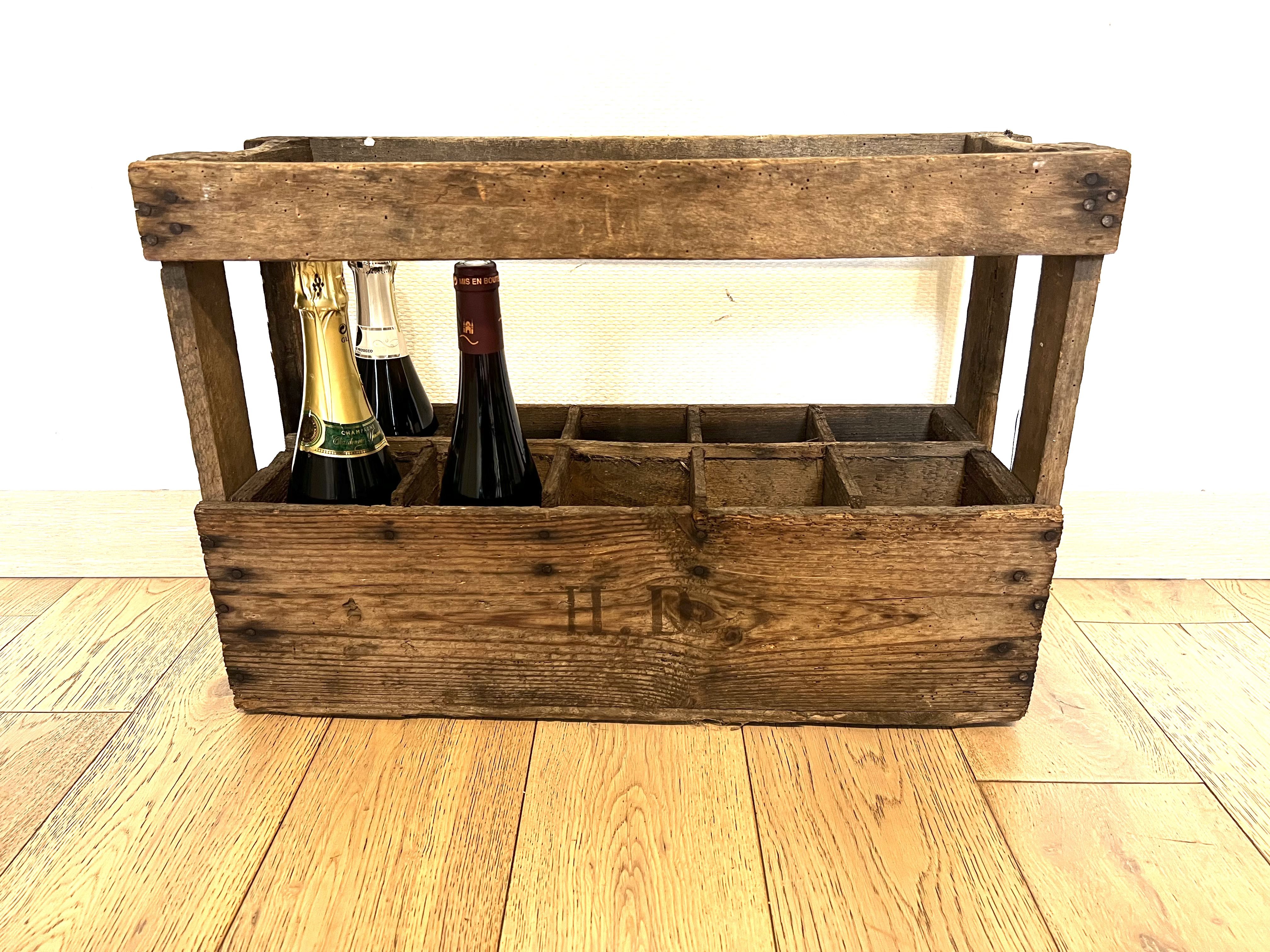 Vintage wooden wine case locker old bottle with HD monogram