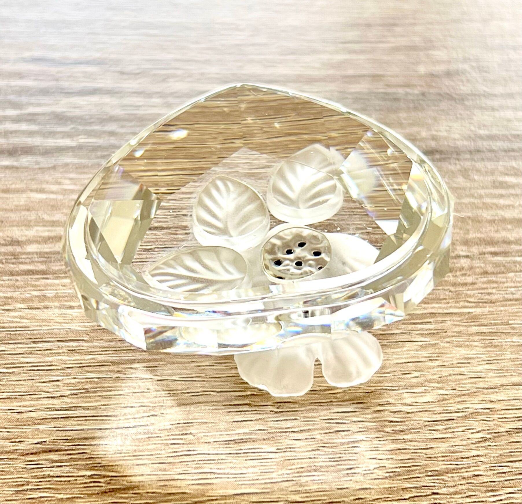 Vintage swarovski crystal jewerly box, frosted flower on the lid. signed, beautiful gift/