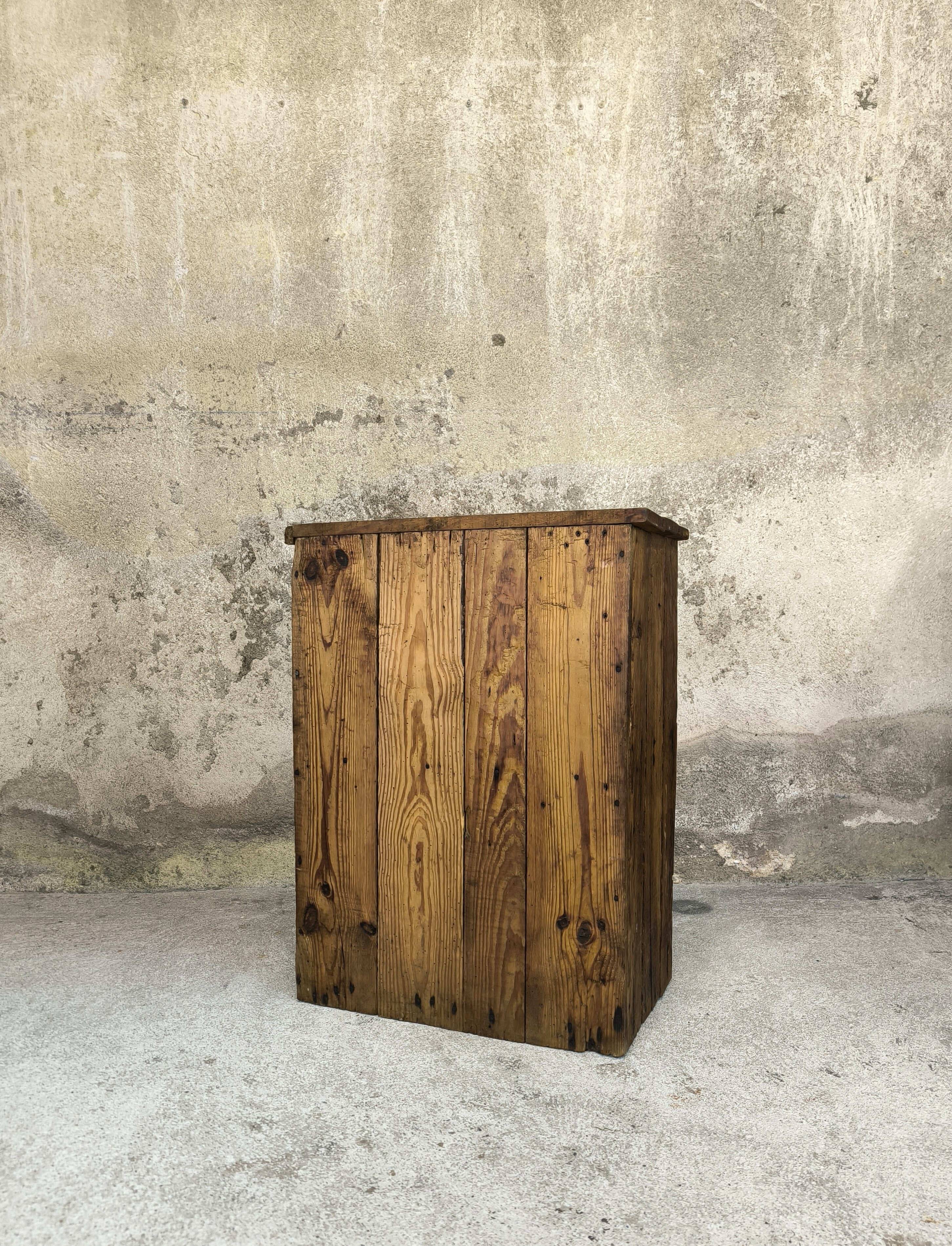 Meuble de rangement en bois