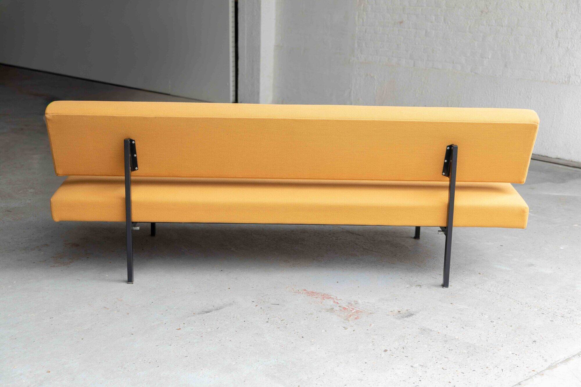 3-seater sofa / daybed by Gijs Van der Sluis