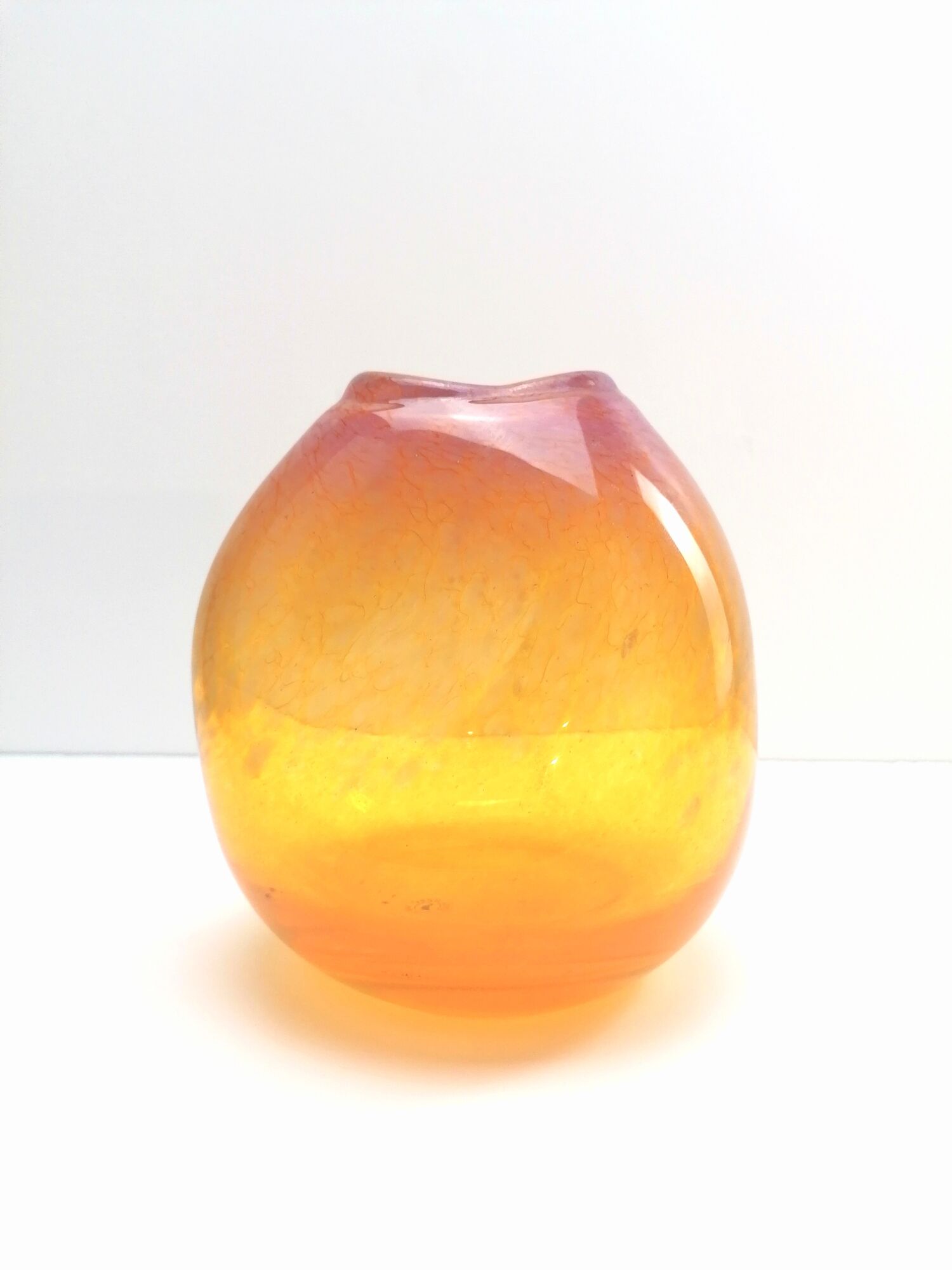 Vase boule orange soufflé à la main de L'Oca Nera (Italie)