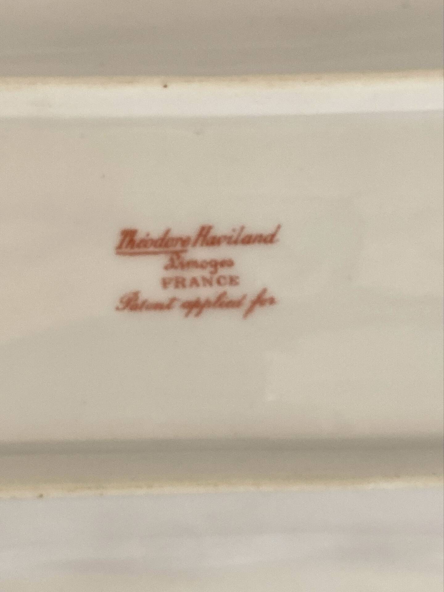 2 antique serving dishes made of Haviland porcelain from the late 19th to early 20th century.