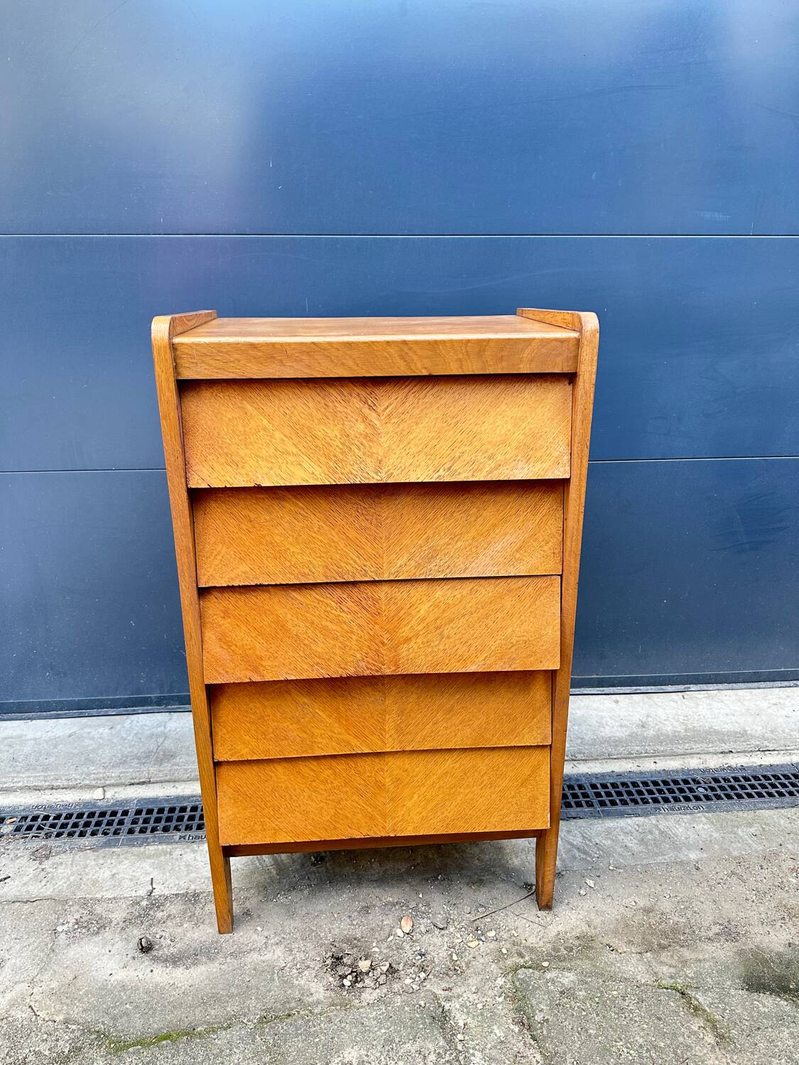 Antique chest of drawers