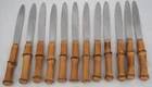 Série 24 couteaux manches bambou 1960, 12 de table + 12 entremets, dessert
