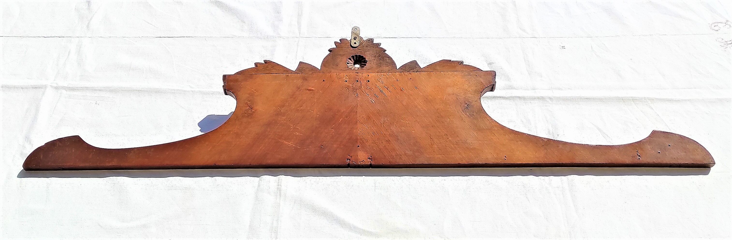 Fronton en bois sculpté pour dessus de porte ou autre