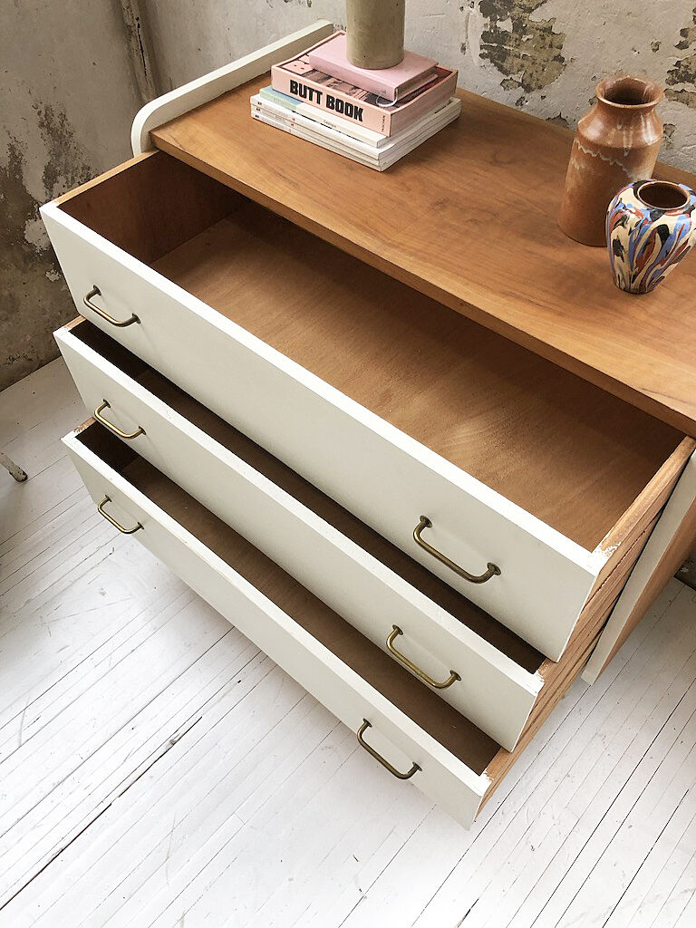 White vintage chest of drawers