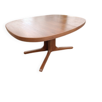 Baumann Scandinavian table