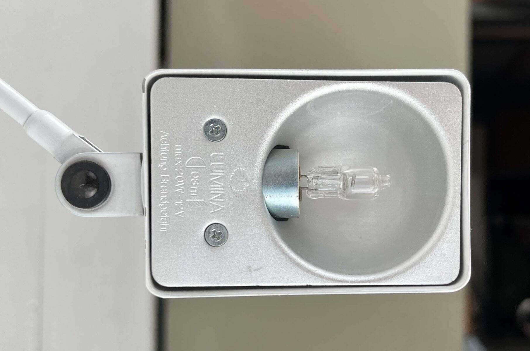 Classic white wall lamp Daphinette Italian vintage by Tommaso Cimini for Lumina, 1980s.