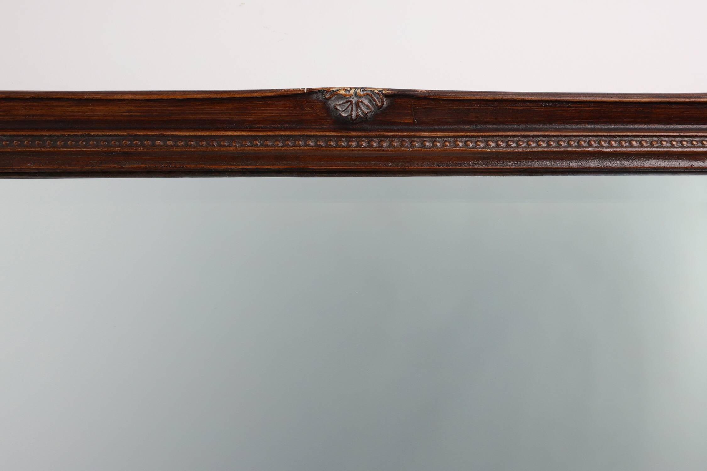 Miroir ancien à facettes en bois sculpté, France, années 1850