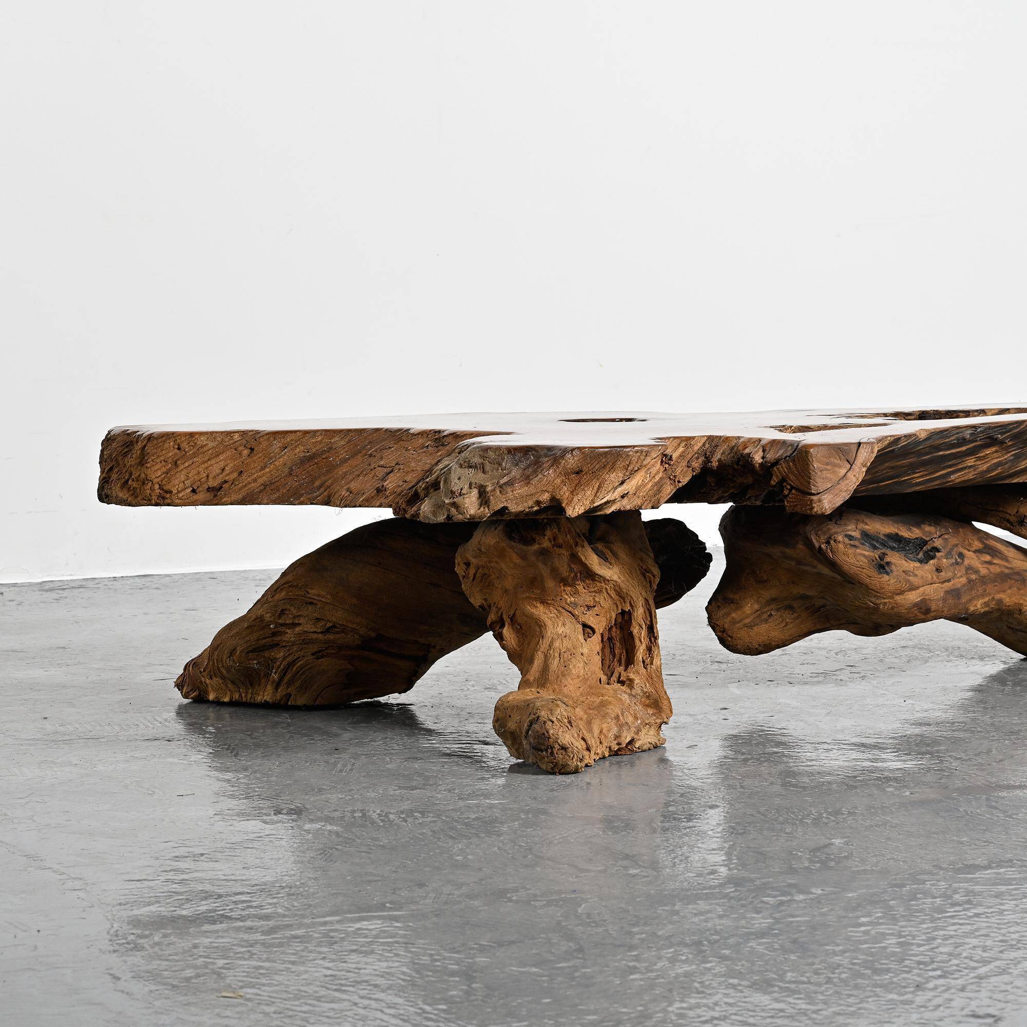 Coffee table made from sequoia root, American craftsmanship, Redwood Park, California, around 1970.