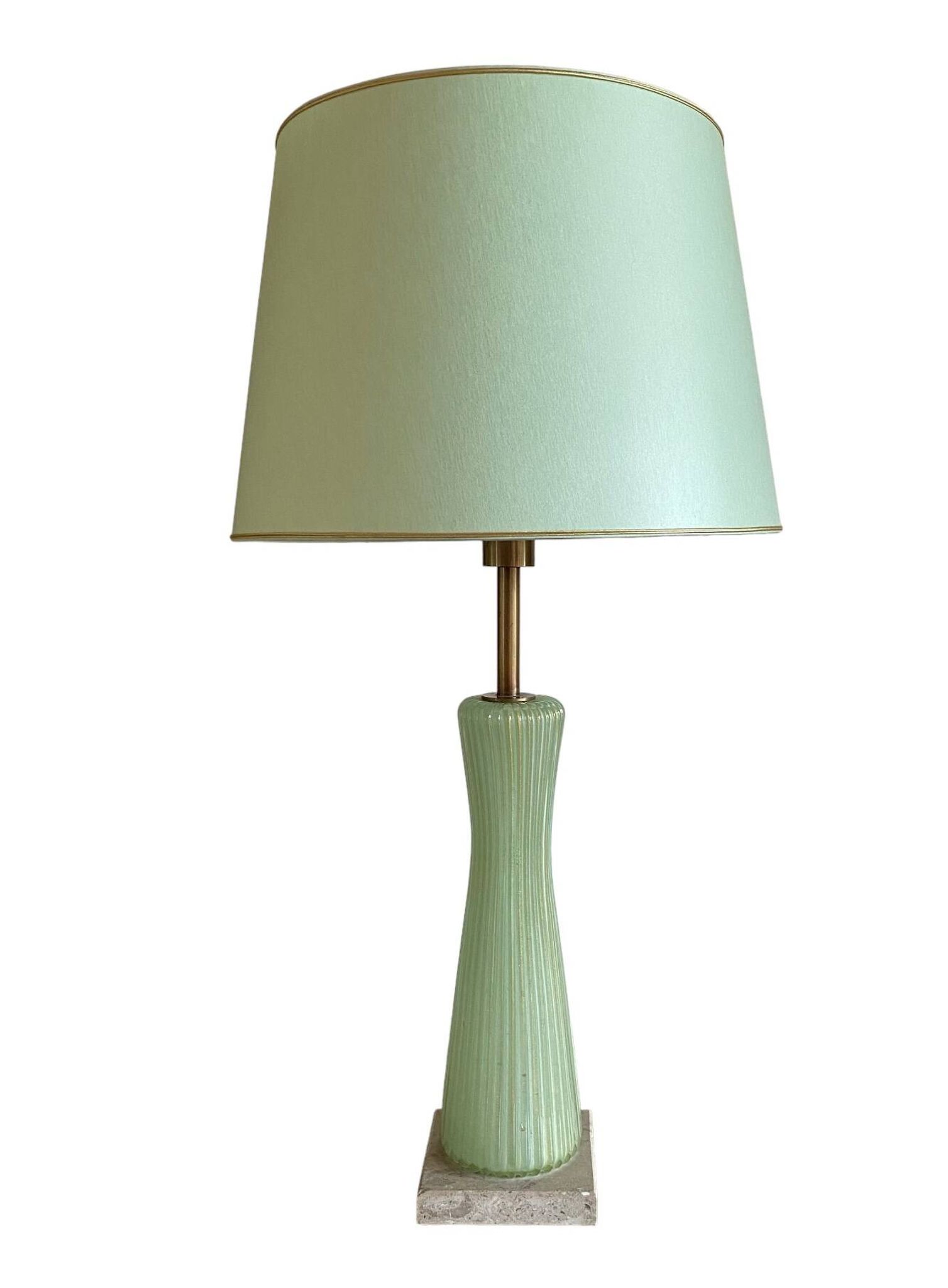 Mid-century modern green Murano glass Table lamp, Barovier & Toso style  Italy, 1940s