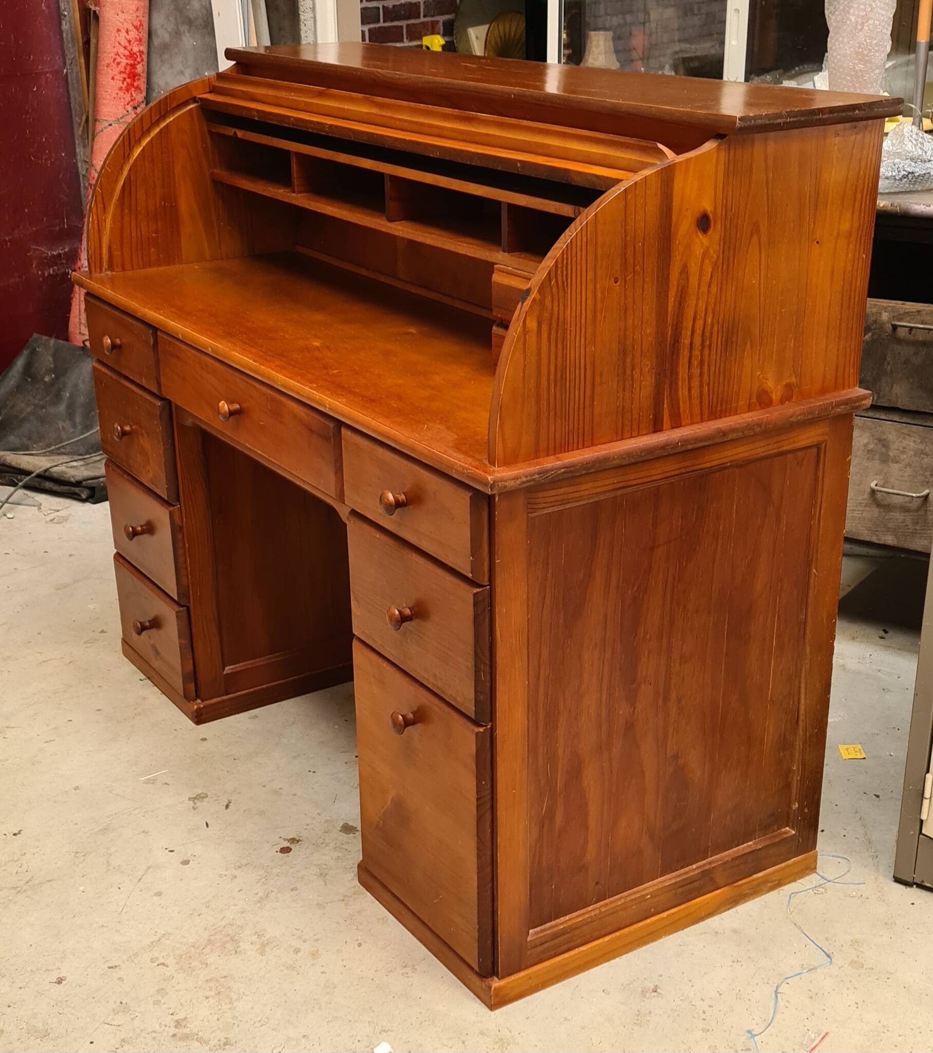 American cylinder desk or Roll Top Desk, solid pine, 10 drawers, good condition 140x60