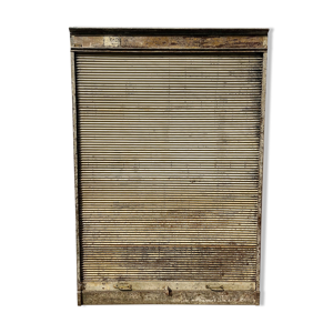 Ancienne armoire à rideau