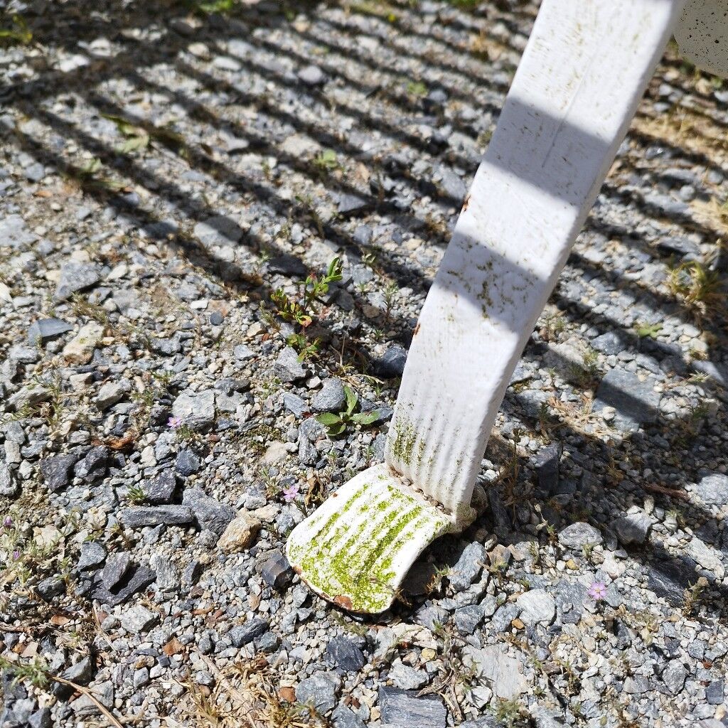 Meridian wrought iron bench Arras square garden