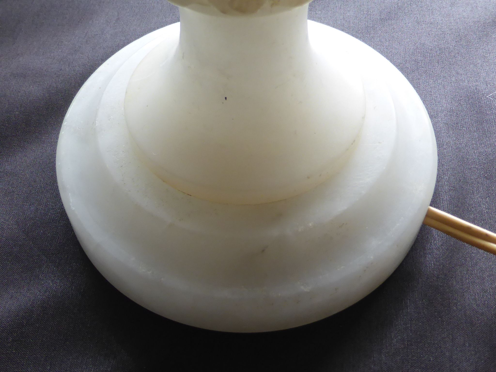 Antique lamp foot in alabaster marble torso belly, pearl rows