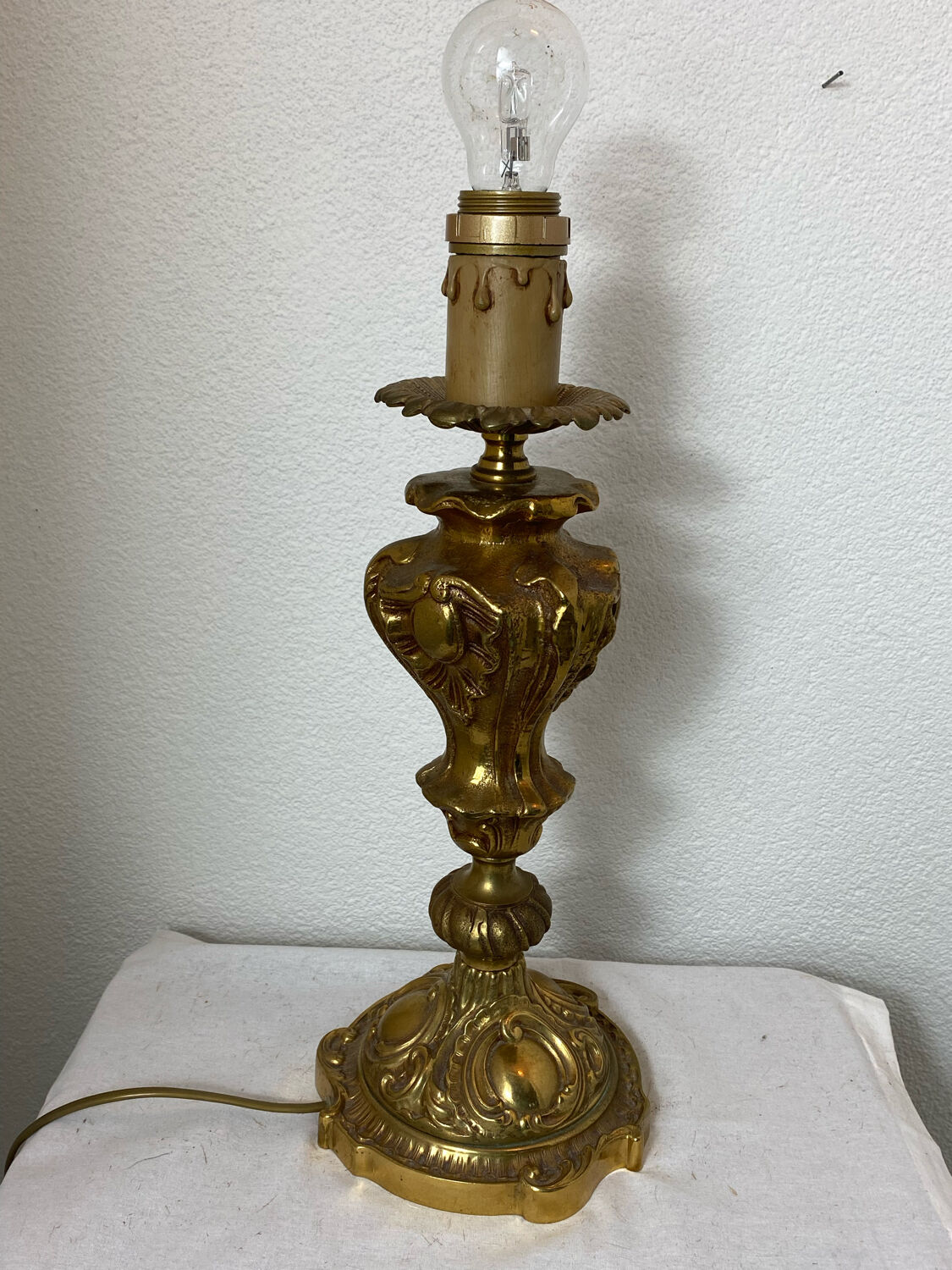 Pied de lampe en bronze