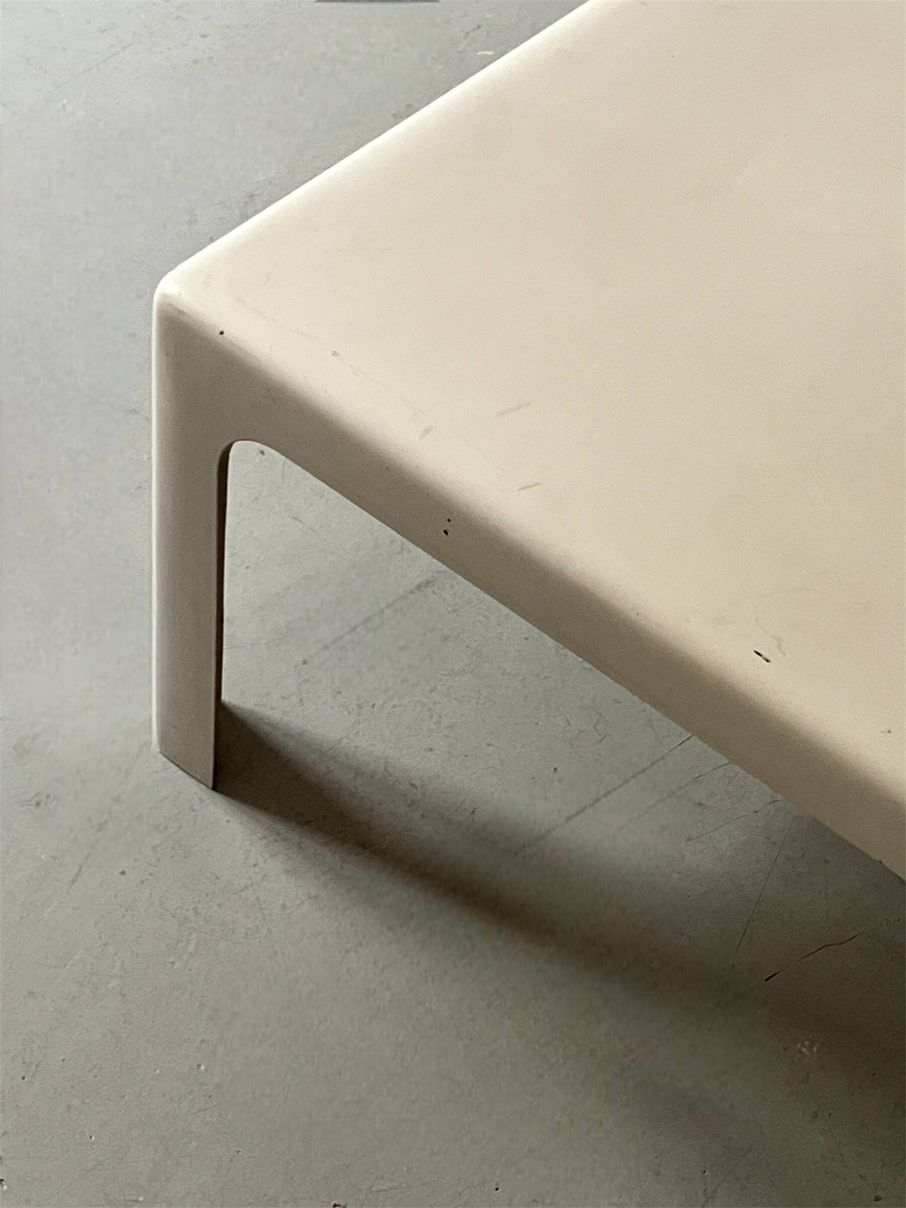 Square coffee table from Prisunic in white fibreglass, 1970s design.