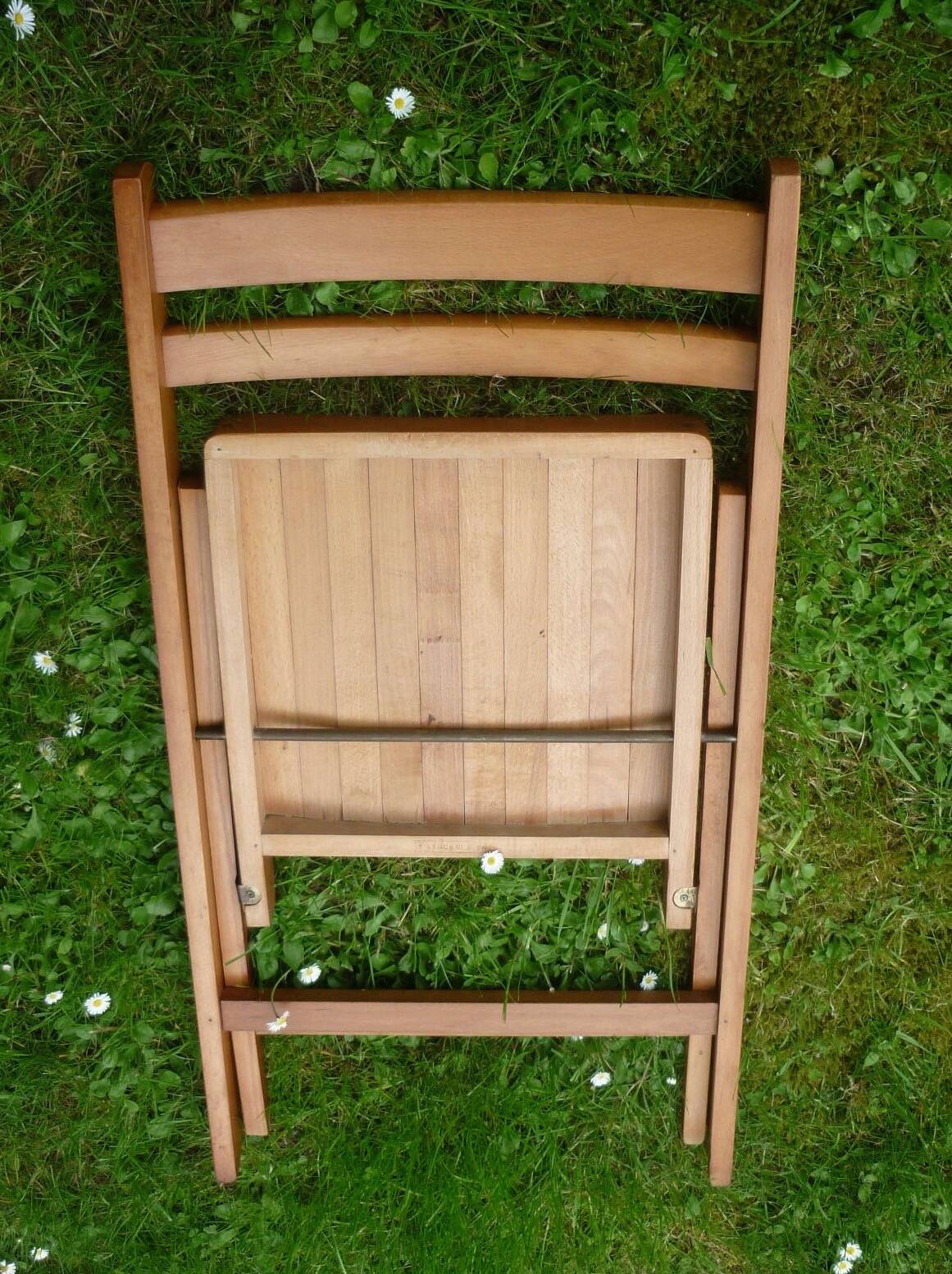 Vintage blond wood folding chair