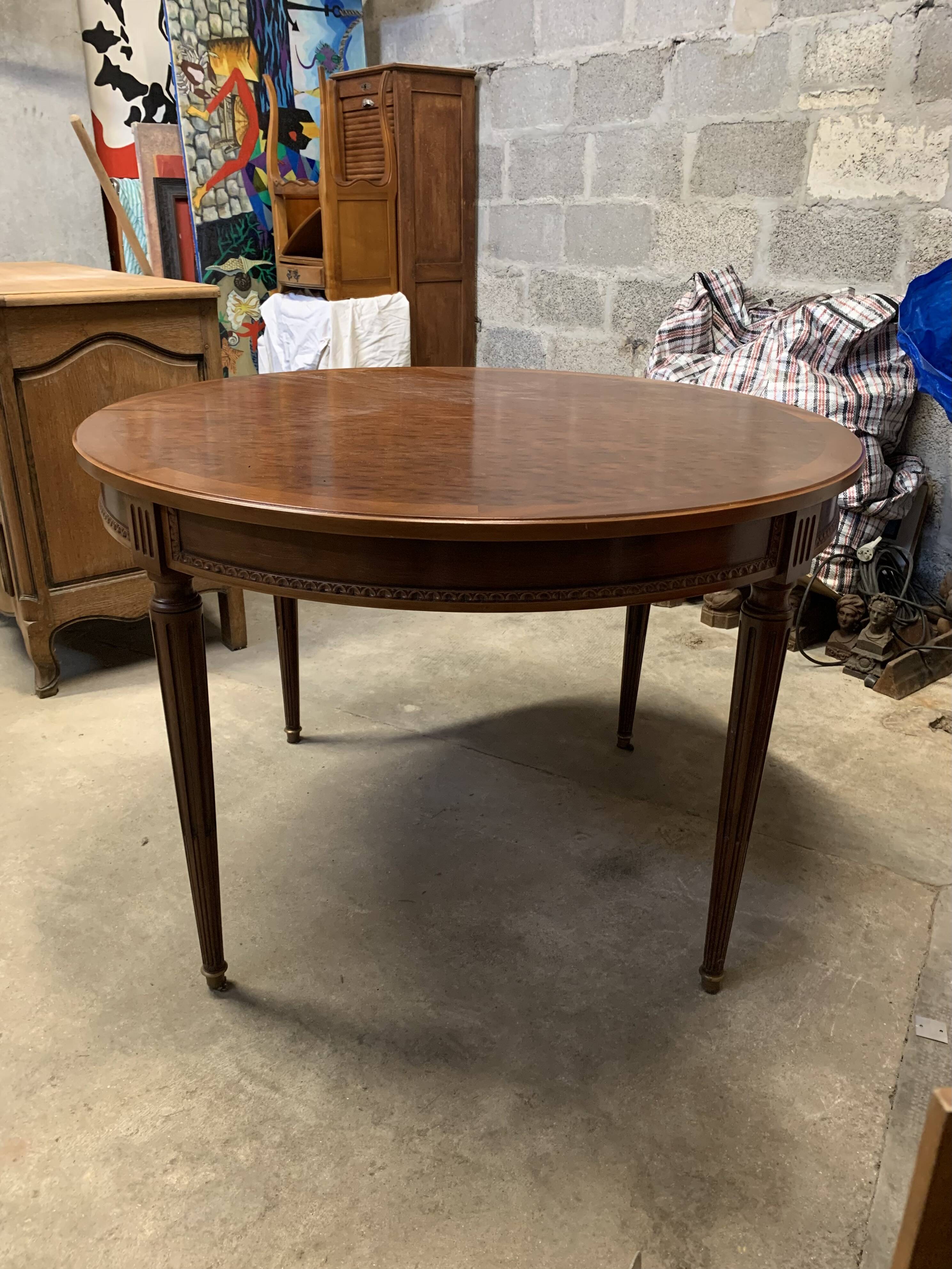 Louis XVI table in Cuban mahogany