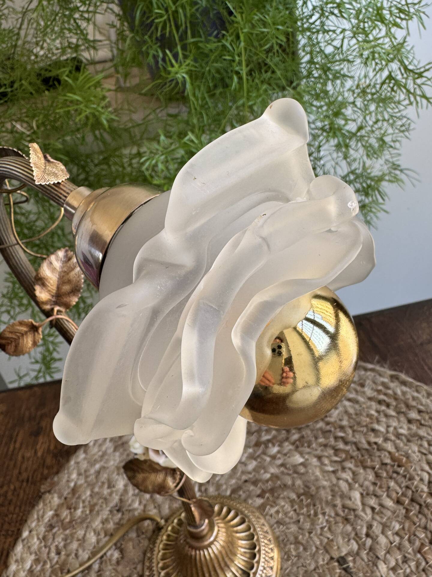 Tulip lamp in brass