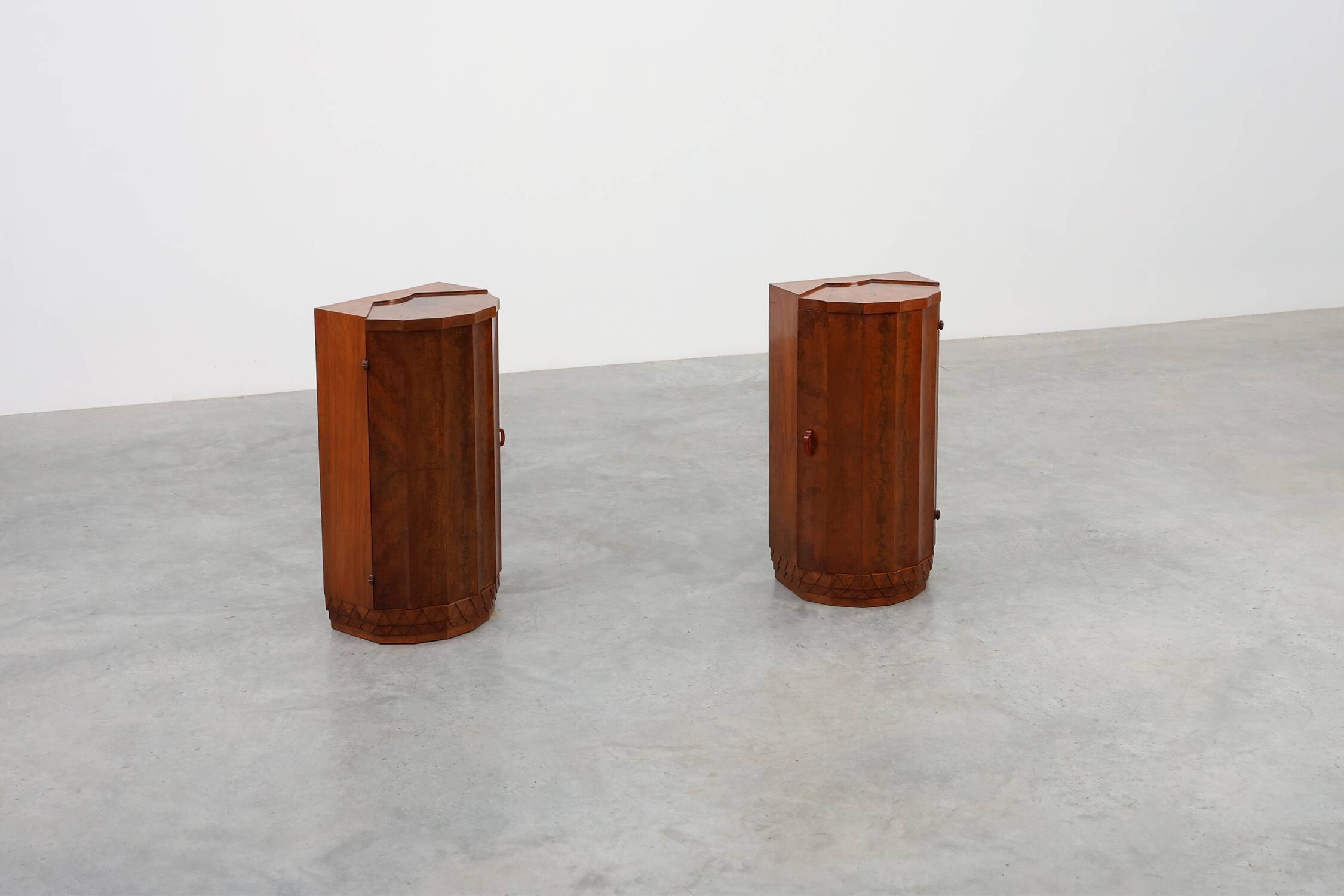 Pair of 2 Walnut Italian Art Deco Nightstands, Italy 1920
